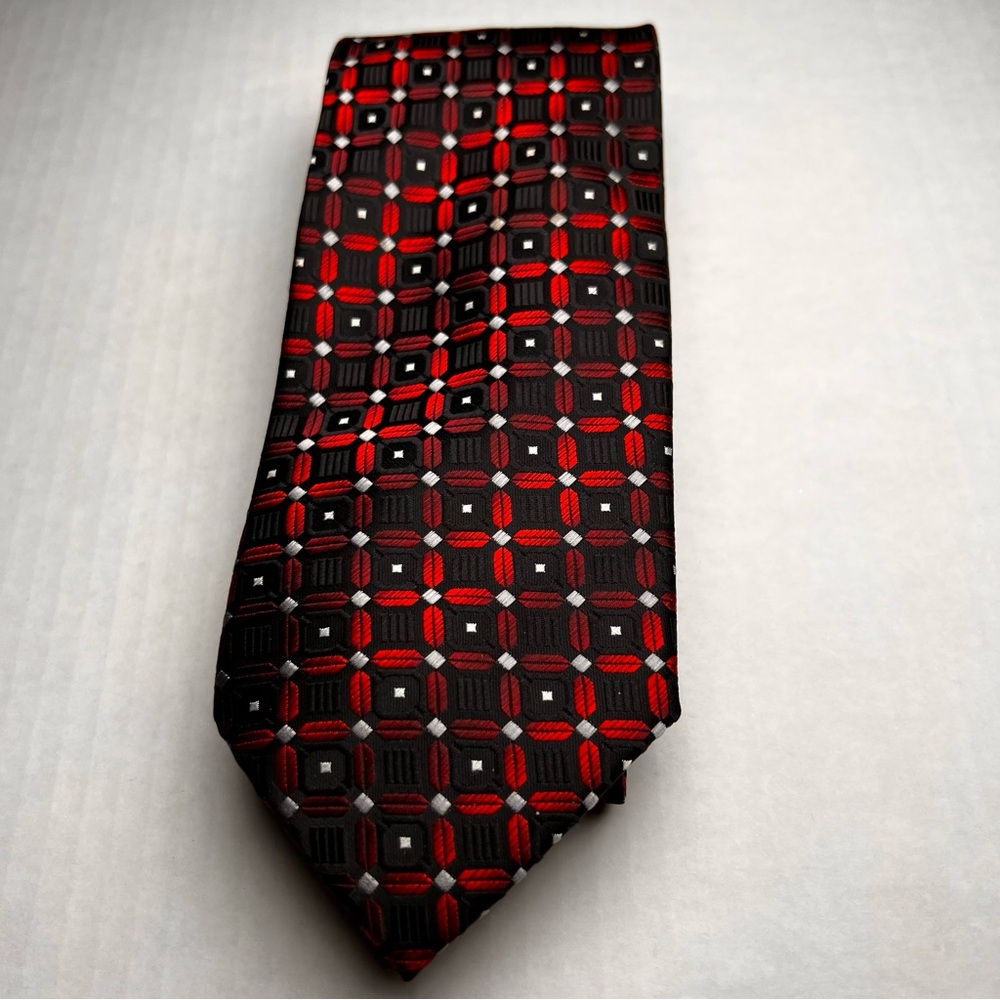Croft & Barrow Red Black Geometric Polyester Wide Tie
